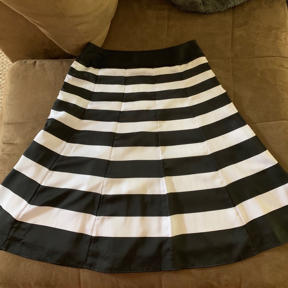 Gorgeous black and white striped skirt size 4